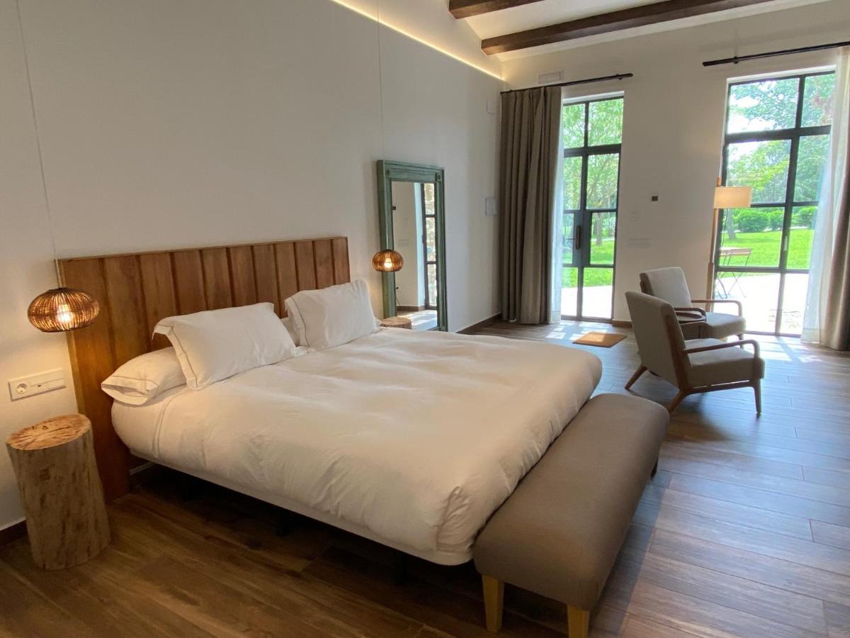 Hotel Mas Aret เปราลาดา ภายนอก รูปภาพ